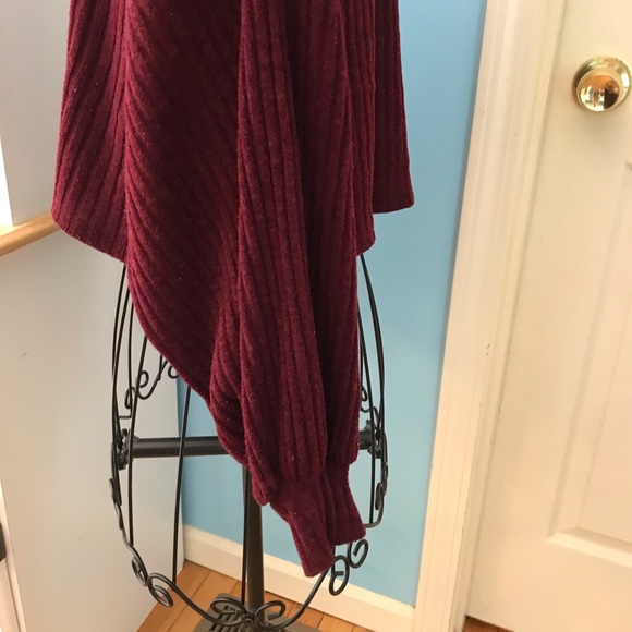 Burgundy sweater - Picture 2 of 9